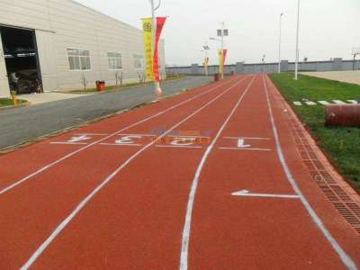 泉州塑胶跑道地坪选购指南 如何甄选优质可靠的塑胶跑道生产厂家